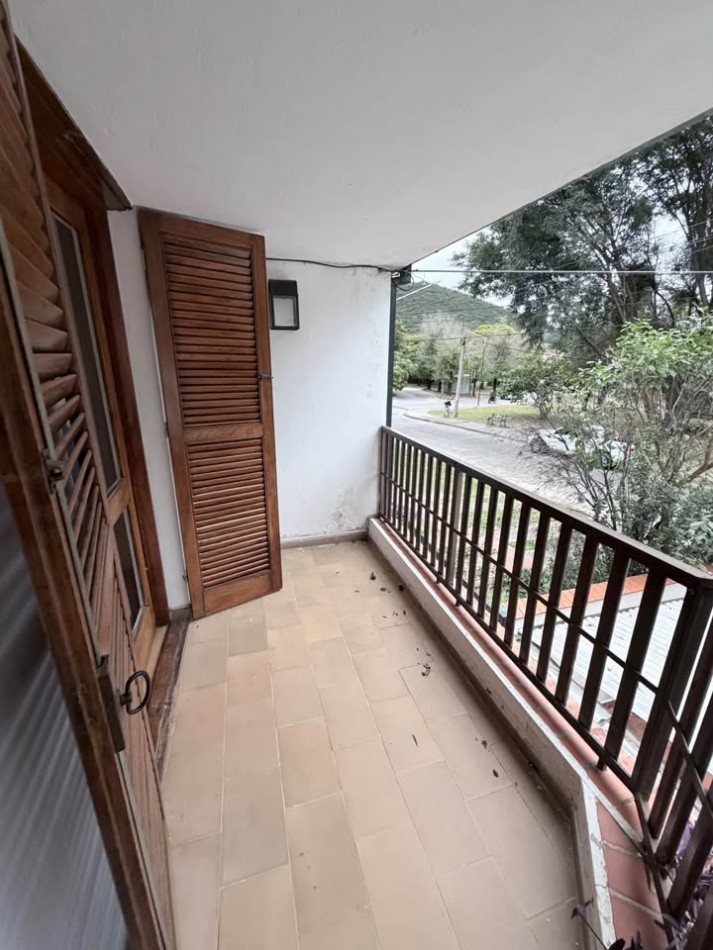 EN VENTA — HERMOSO DUPLEX EN TRES CERRITOS