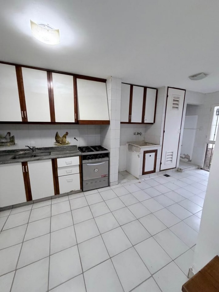  EN VENTA — HERMOSO DUPLEX EN TRES CERRITOS