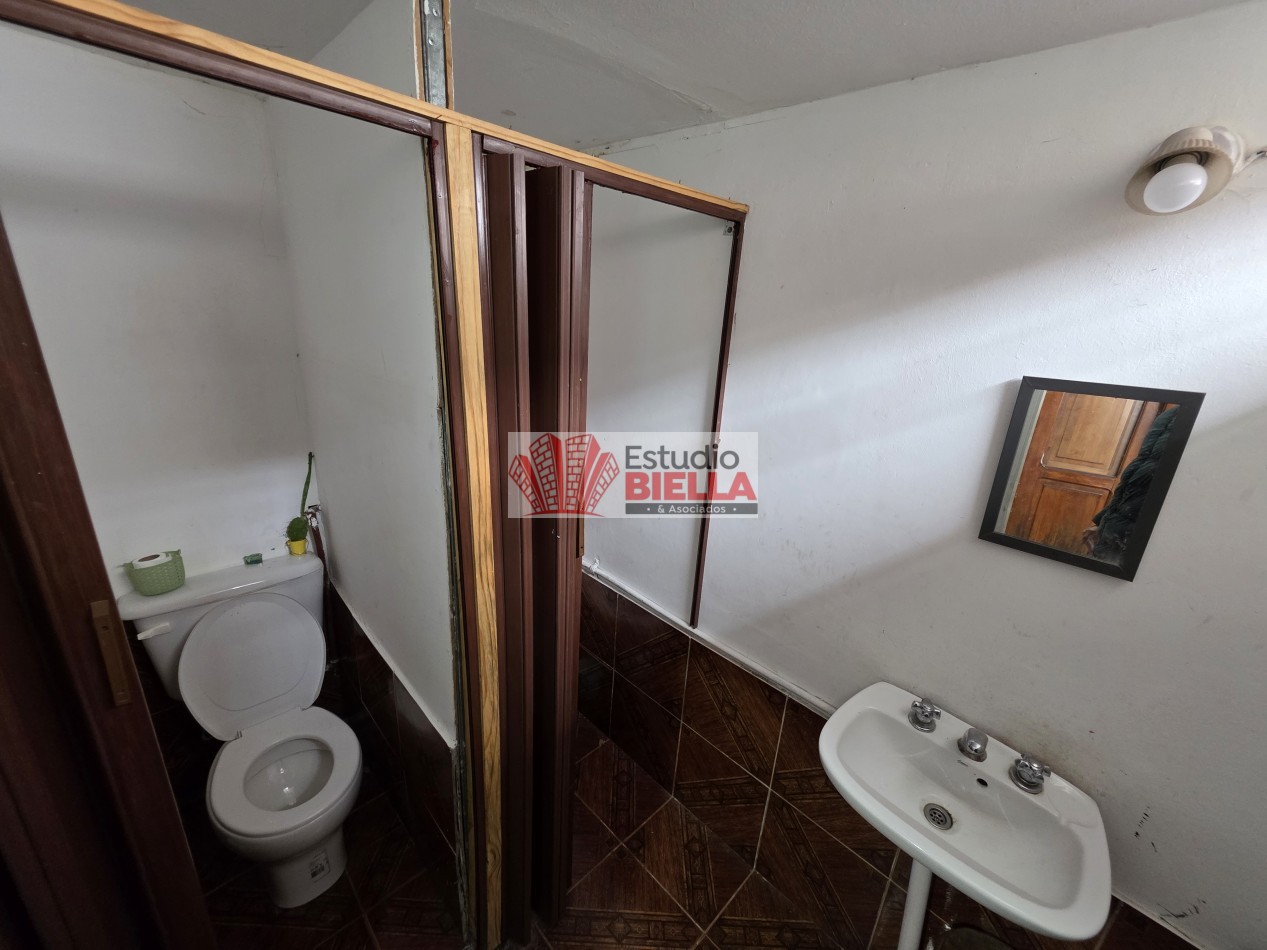 Casa en venta en Alberdi al 500