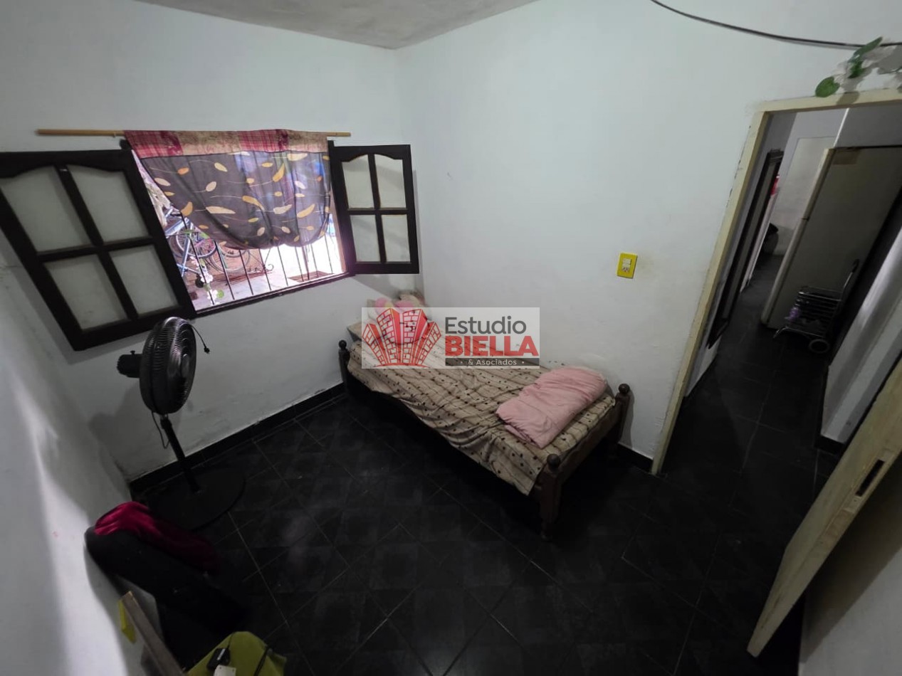 Hermosa Casa en Barrio Juan Manuel de Rosas Sur