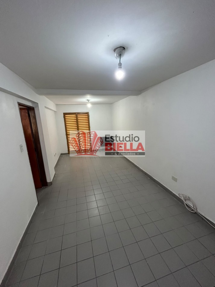 Departamento en complejo Arenales en alquiler