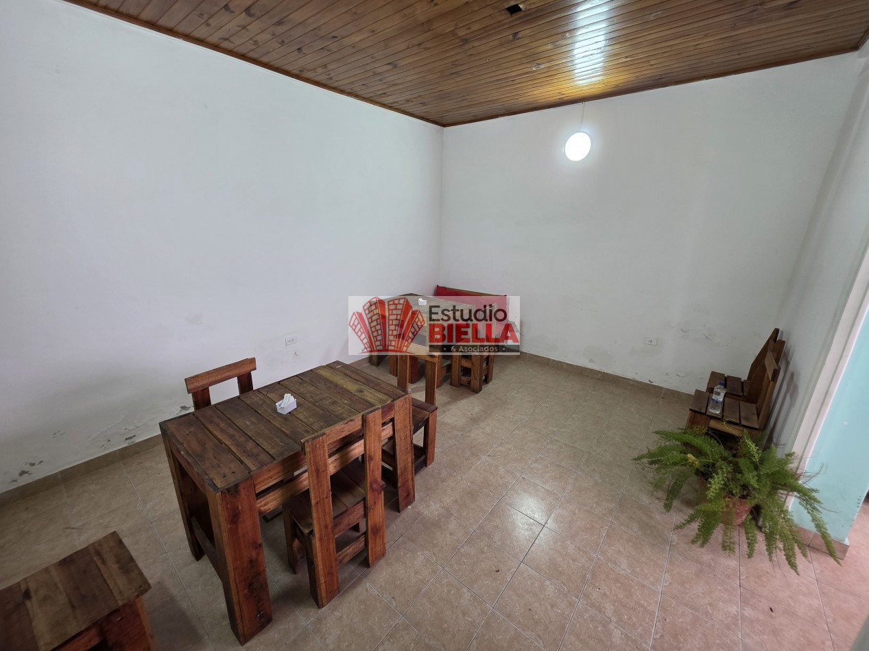 Casa en venta en Alberdi al 500