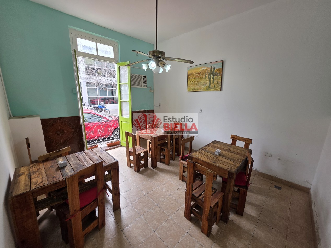 Casa en venta en Alberdi al 500