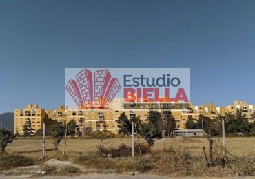 Departamento en complejo Arenales en alquiler