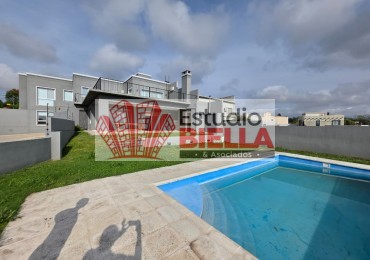 Hermosa casa en alquiler en Grand Bourg